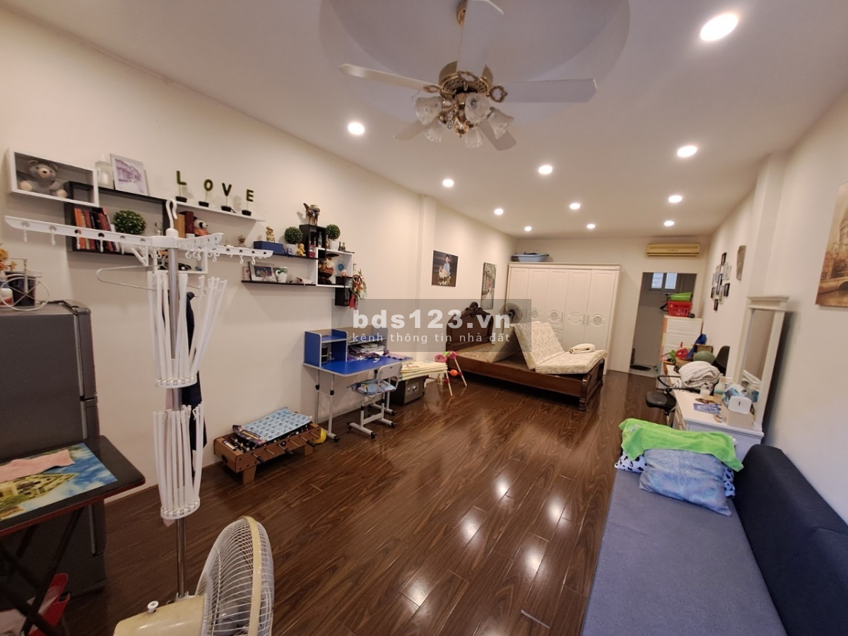 Nhà đẹp ở ngay trung tâm quận Đống Đa - 20M ô tô tránh - Tiện ích bạt ngàn