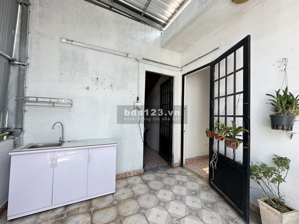 Cho thuê phòng trọ 719 Huỳnh Tấn Phát, Quận 7 có Sân thượng riêng thoáng mát