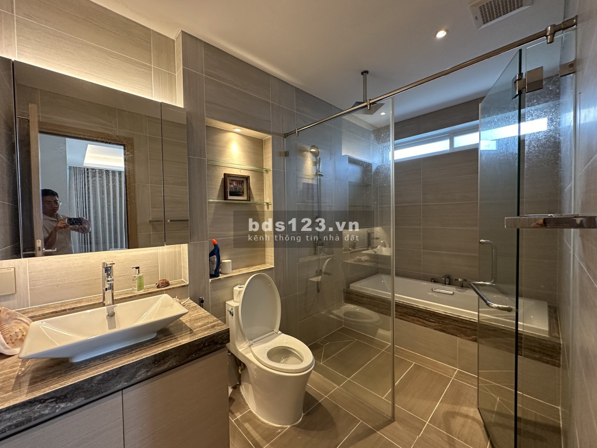 Cho thuê căn hộ Sarina Sala 3 phòng ngủ nội thất cơ bản - Ngay trường Việt Úc