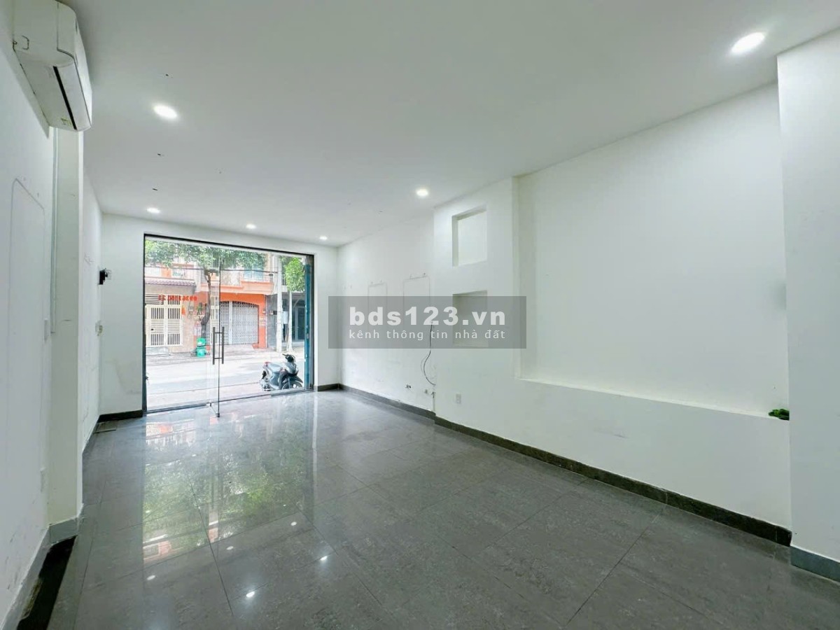 Cho thuê mặt bằng mặt tiền đường lớn xe tải đường Phan ĐÌnh Phùng, Tân Phú, chỉ 10tr mới tinh