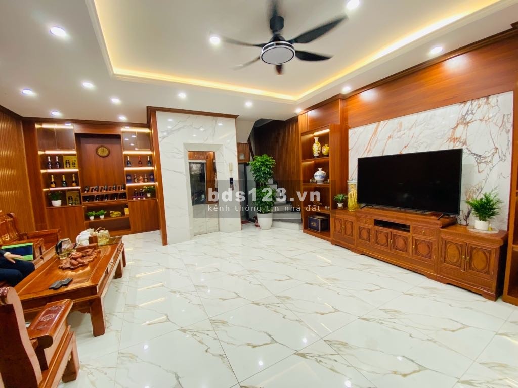 Cần bán nhà đẹp ở luôn - 7 tầng thang máy - Nội thất xịn xò - Ngõ ô tô cạnh nhà