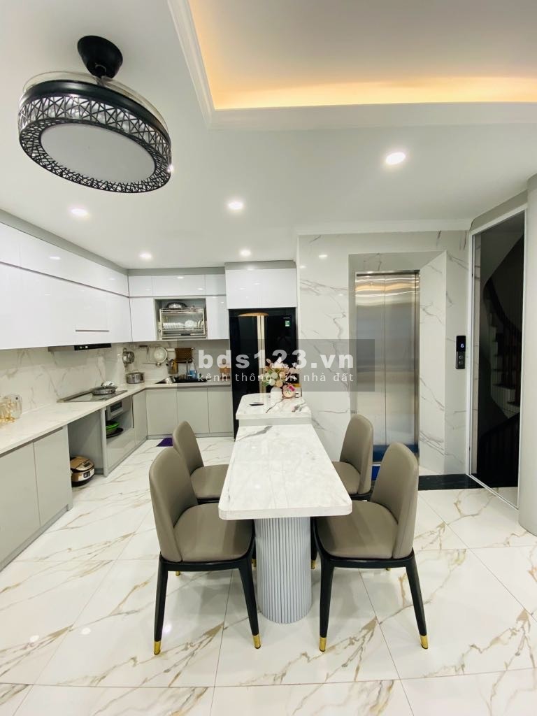 Cần bán nhà đẹp ở luôn - 7 tầng thang máy - Nội thất xịn xò - Ngõ ô tô cạnh nhà