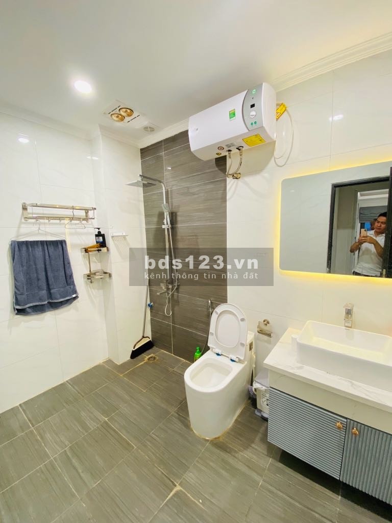 Cần bán nhà đẹp ở luôn - 7 tầng thang máy - Nội thất xịn xò - Ngõ ô tô cạnh nhà