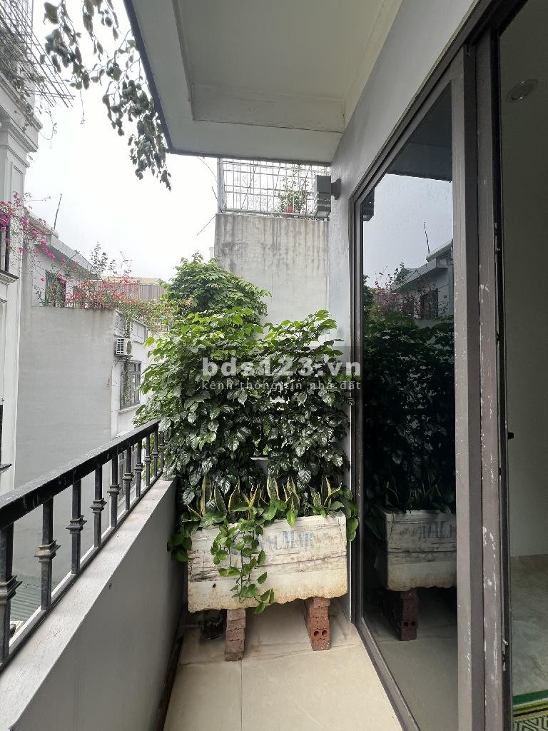 Nhà đẹp hiếm - Phân lô ô tô vào nhà - Ngõ rộng phố Hoàng Văn Thái