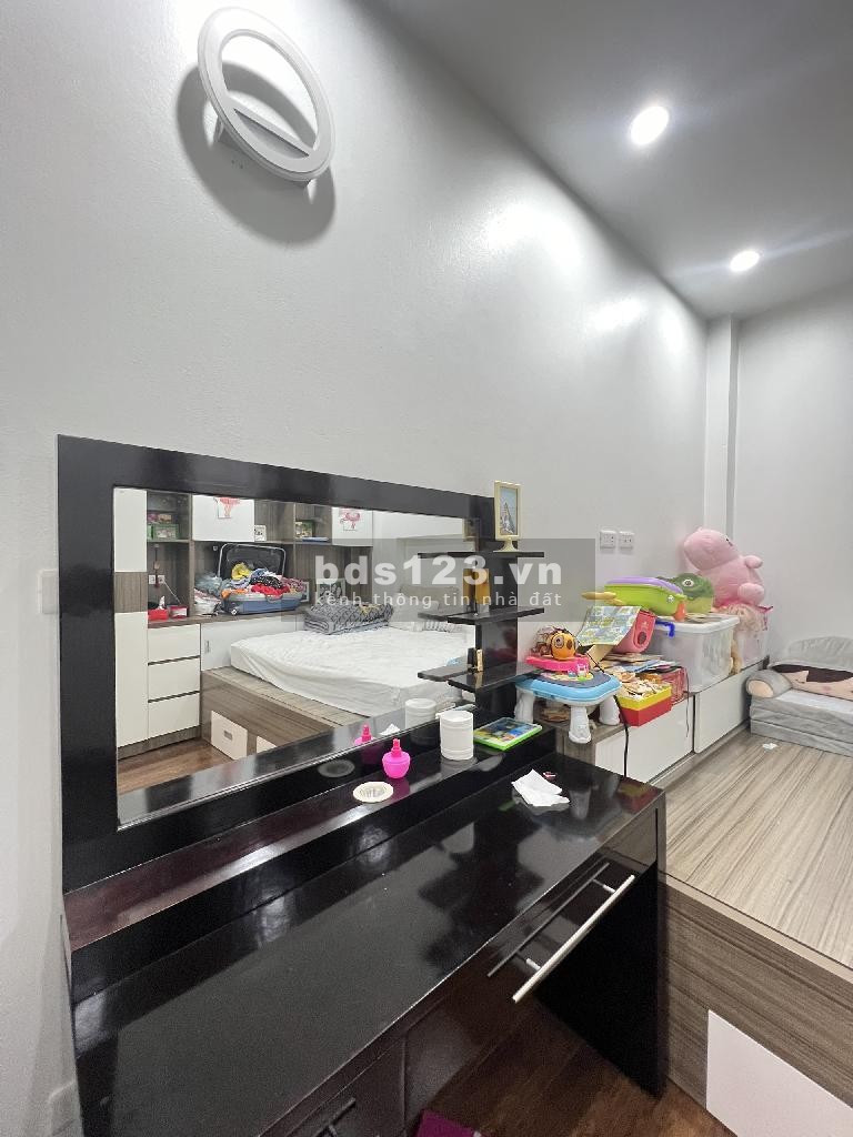 Nhà đẹp hiếm - Phân lô ô tô vào nhà - Ngõ rộng phố Hoàng Văn Thái