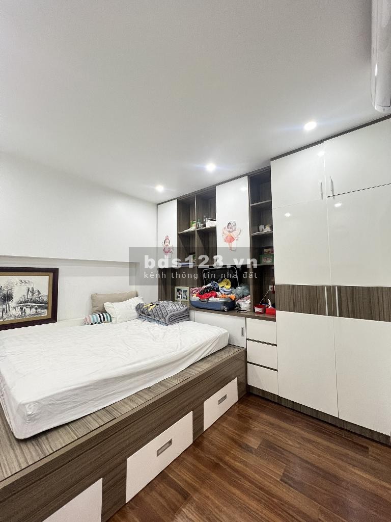 Nhà đẹp hiếm - Phân lô ô tô vào nhà - Ngõ rộng phố Hoàng Văn Thái