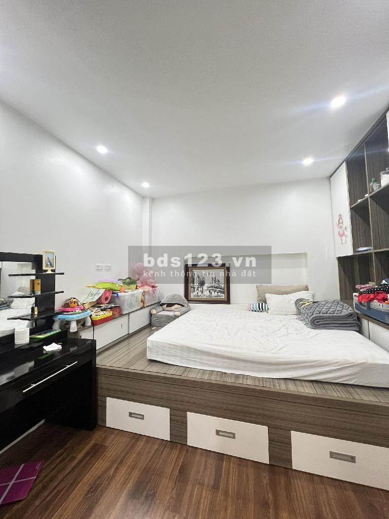Nhà đẹp hiếm - Phân lô ô tô vào nhà - Ngõ rộng phố Hoàng Văn Thái