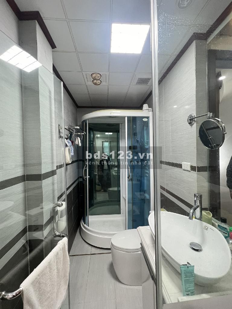 Nhà đẹp hiếm - Phân lô ô tô vào nhà - Ngõ rộng phố Hoàng Văn Thái