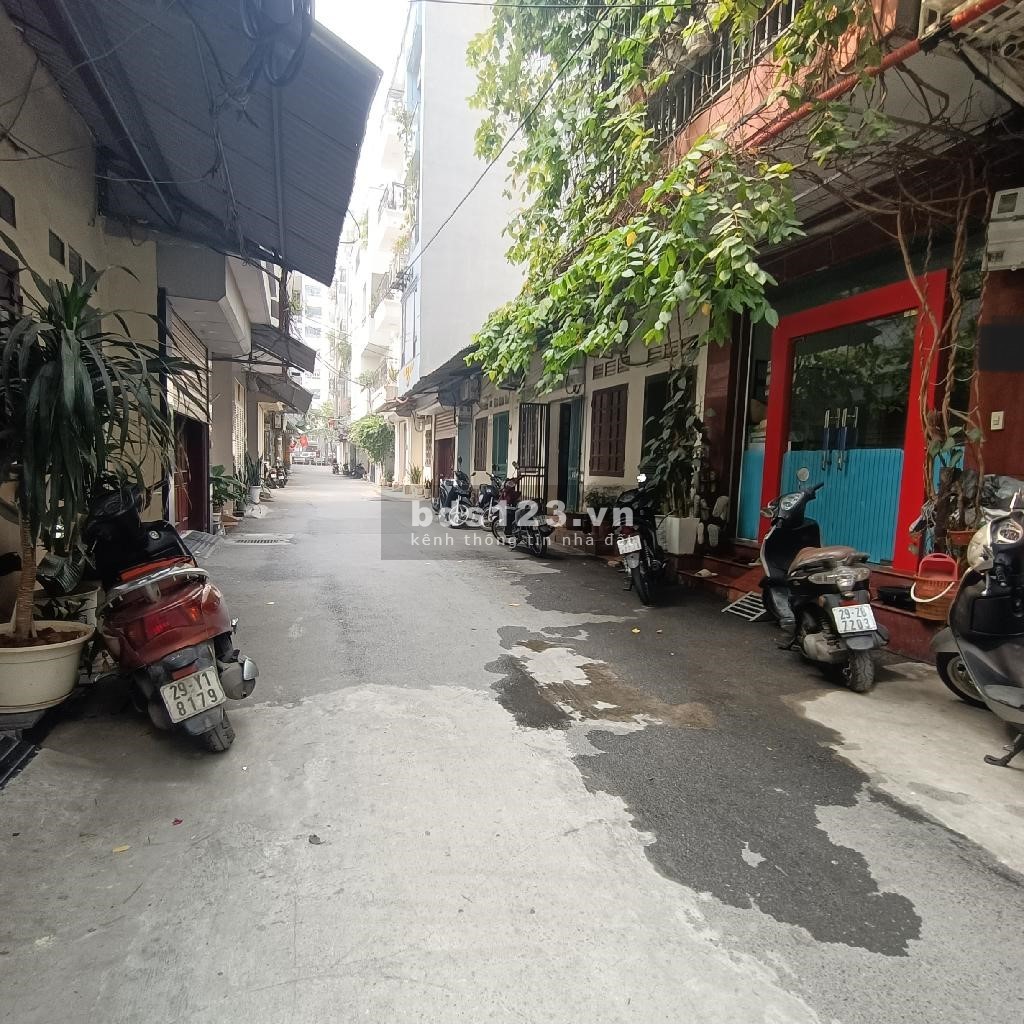 Nhà đẹp hiếm - Phân lô ô tô vào nhà - Ngõ rộng phố Hoàng Văn Thái