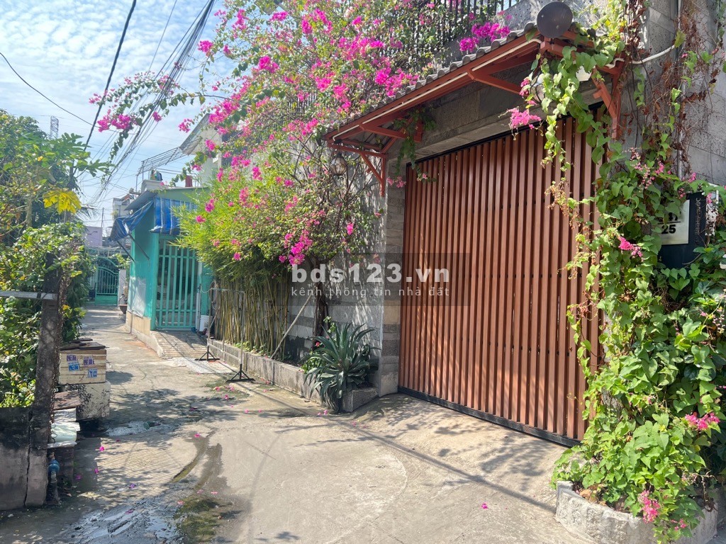 Nhà bán gần ngã tư Bình Phước, chợ Đầu Mối Thủ Đức