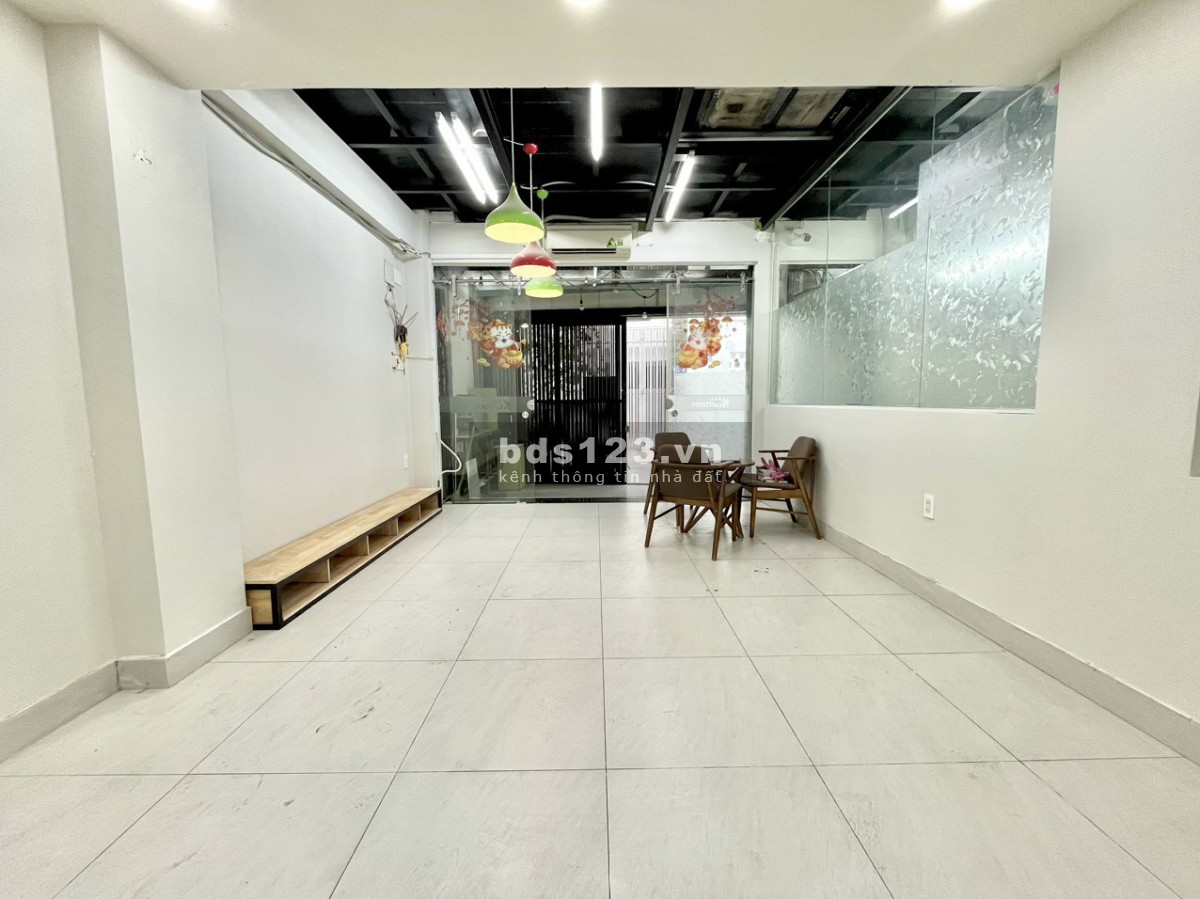 Mặt bằng đẹp chỉ 7tr 40m2 khu sân bay, nhanh tay LH hẻm xe hơi