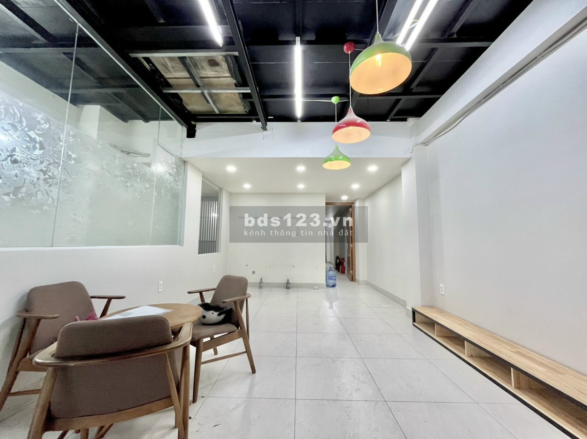 Mặt bằng đẹp chỉ 7tr 40m2 khu sân bay, nhanh tay LH hẻm xe hơi