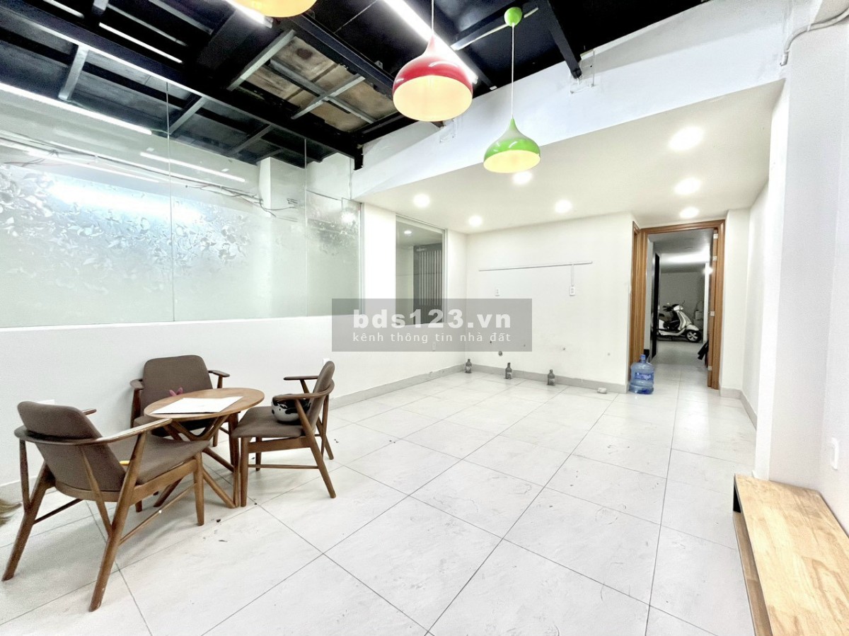 Mặt bằng đẹp chỉ 7tr 40m2 khu sân bay, nhanh tay LH hẻm xe hơi