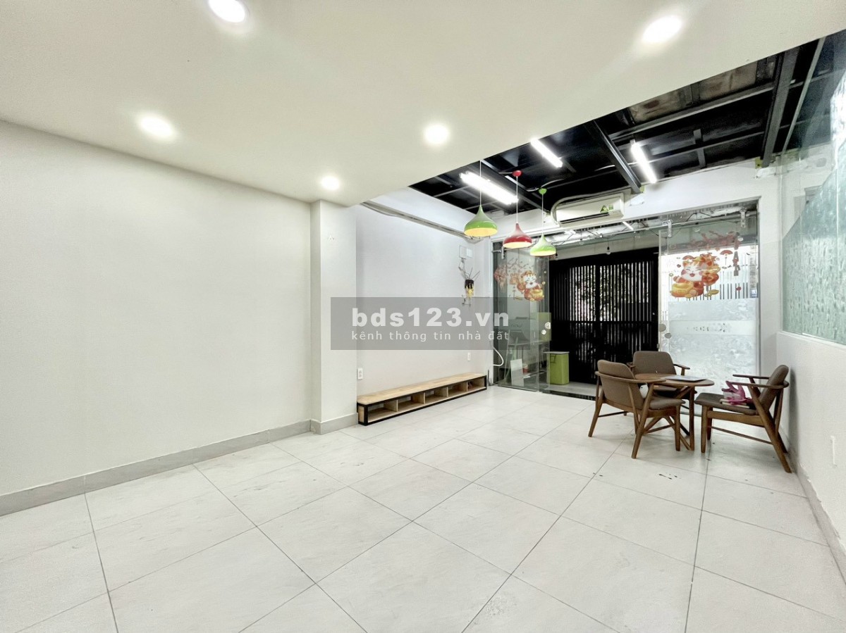 Mặt bằng đẹp chỉ 7tr 40m2 khu sân bay, nhanh tay LH hẻm xe hơi