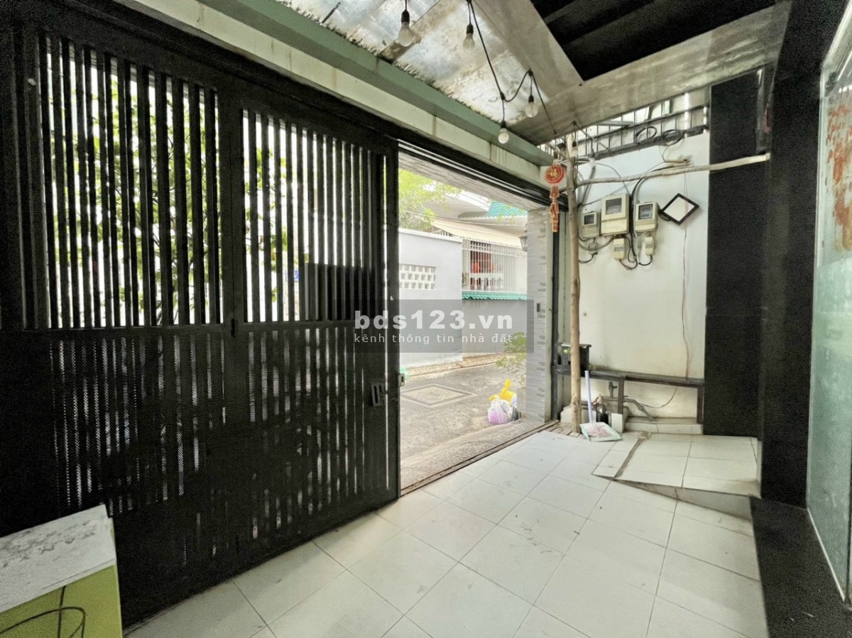 Mặt bằng đẹp chỉ 7tr 40m2 khu sân bay, nhanh tay LH hẻm xe hơi