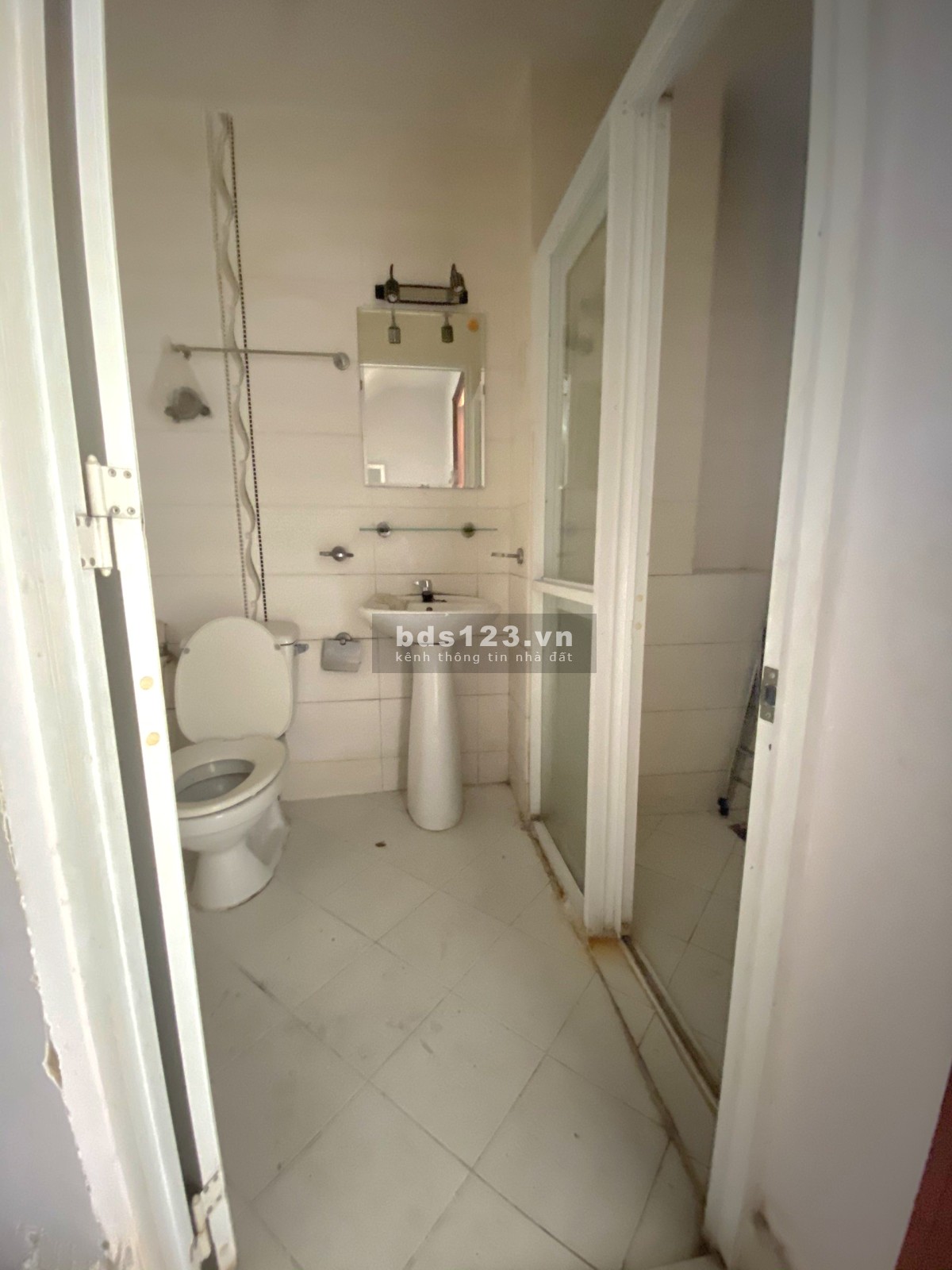 223/ Khuông Việt, Phường Phú Trung, Q.Tân Phú - cho thuê nhà nguyên căn 12tr, 4PN, hẻm xe hơi