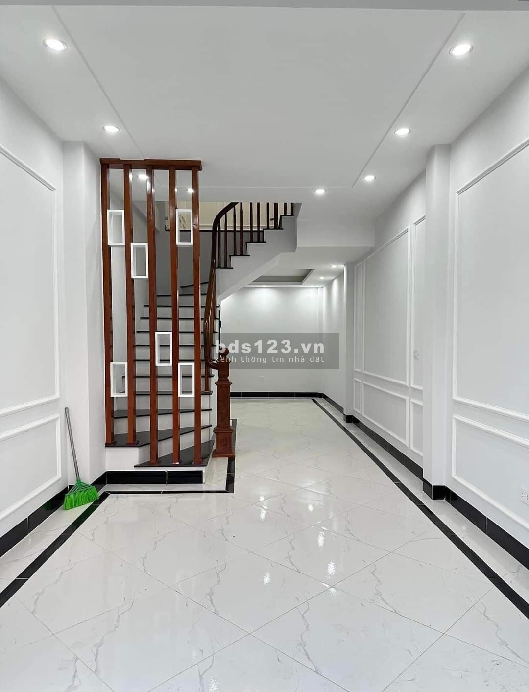Giảm, bán nhà riêng 3.2 tỷ, 38m, 4 tầng Đ.Dương Văn Minh, Di Trạch, Hoài Đức - cách đường ô tô 10m