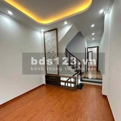 Giảm, bán nhà riêng 3.2 tỷ, 38m, 4 tầng Đ.Dương Văn Minh, Di Trạch, Hoài Đức - cách đường ô tô 10m