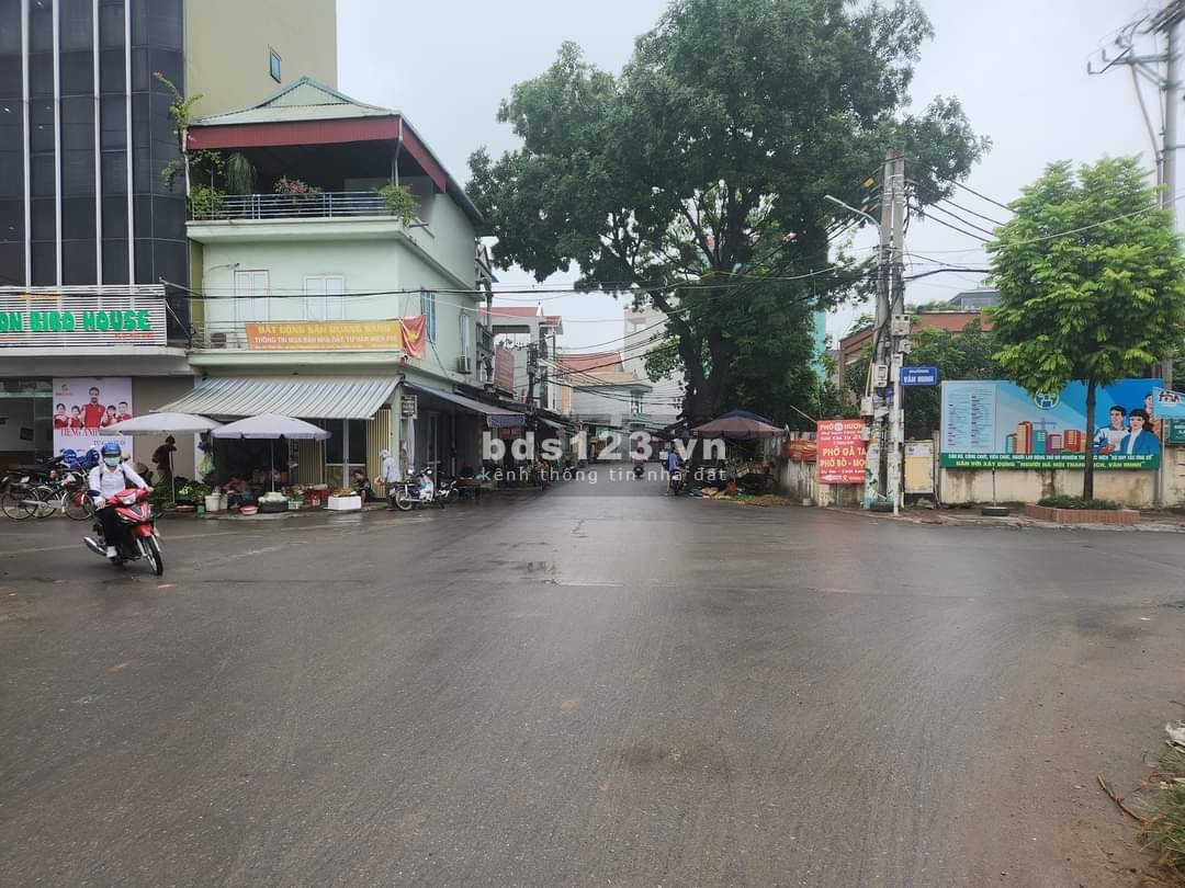 Giảm, bán nhà riêng 3.2 tỷ, 38m, 4 tầng Đ.Dương Văn Minh, Di Trạch, Hoài Đức - cách đường ô tô 10m
