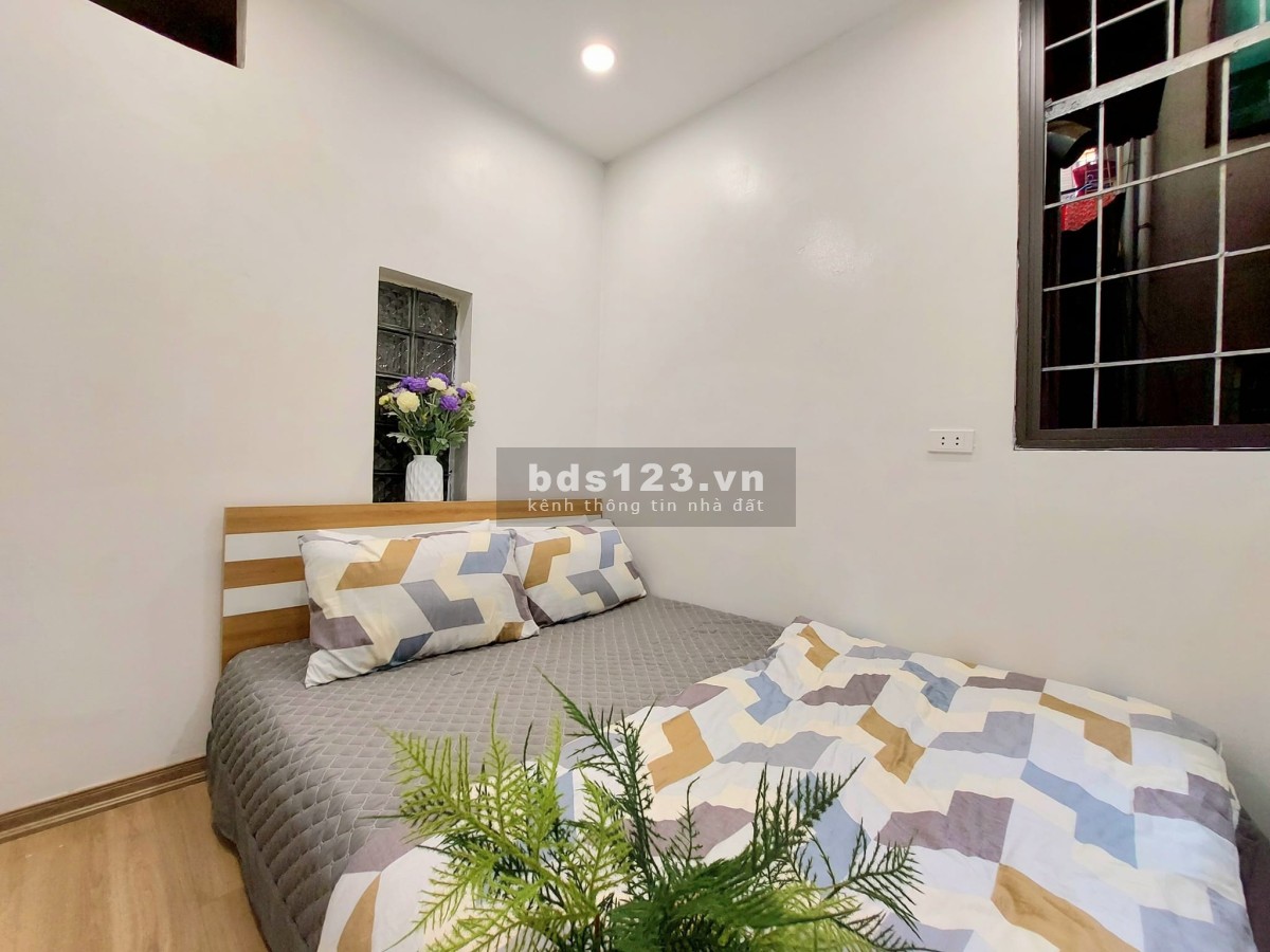 Bán chung cư Thọ Lão, Q.Hai Bà Trưng 50m, tầng 2, giá 2.45 tỷ - LH: 0975258510