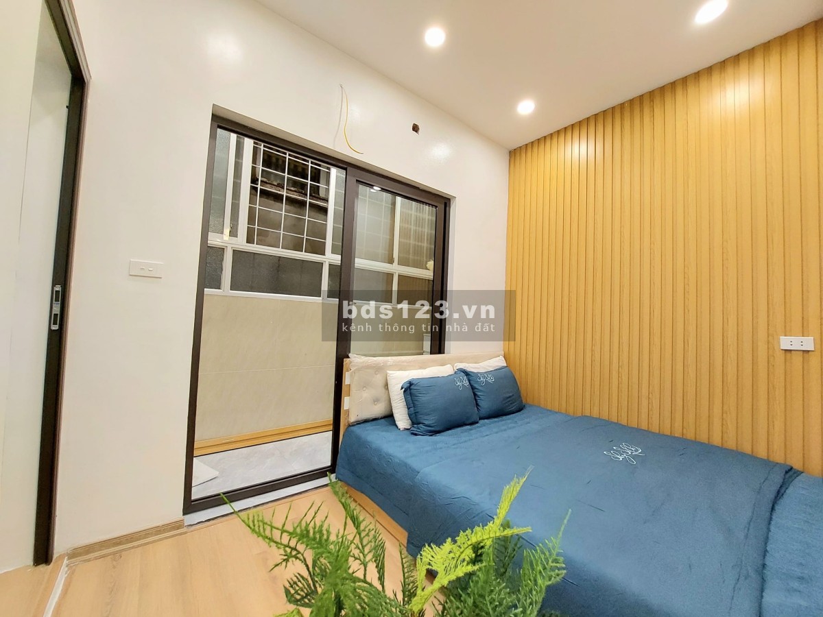Bán chung cư Thọ Lão, Q.Hai Bà Trưng 50m, tầng 2, giá 2.45 tỷ - LH: 0975258510