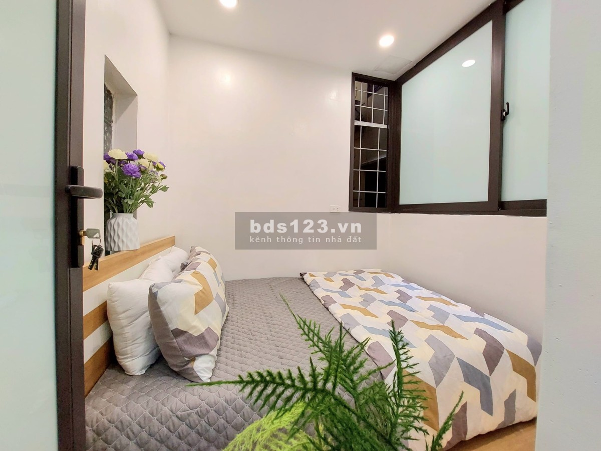 Bán chung cư Thọ Lão, Q.Hai Bà Trưng 50m, tầng 2, giá 2.45 tỷ - LH: 0975258510
