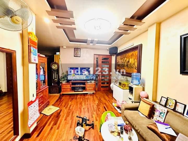 Bán nhà 90m2, 5 tầng, giá 17.6 tỷ - 5 tầng, mặt phố Chùa Quỳnh, Hai Bà Trưng, thuận lợi kinh doanh