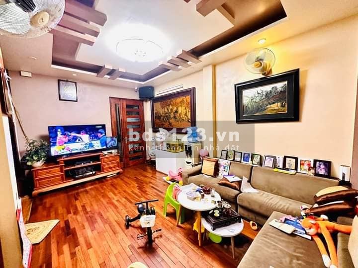 Bán nhà 90m2, 5 tầng, giá 17.6 tỷ - 5 tầng, mặt phố Chùa Quỳnh, Hai Bà Trưng, thuận lợi kinh doanh
