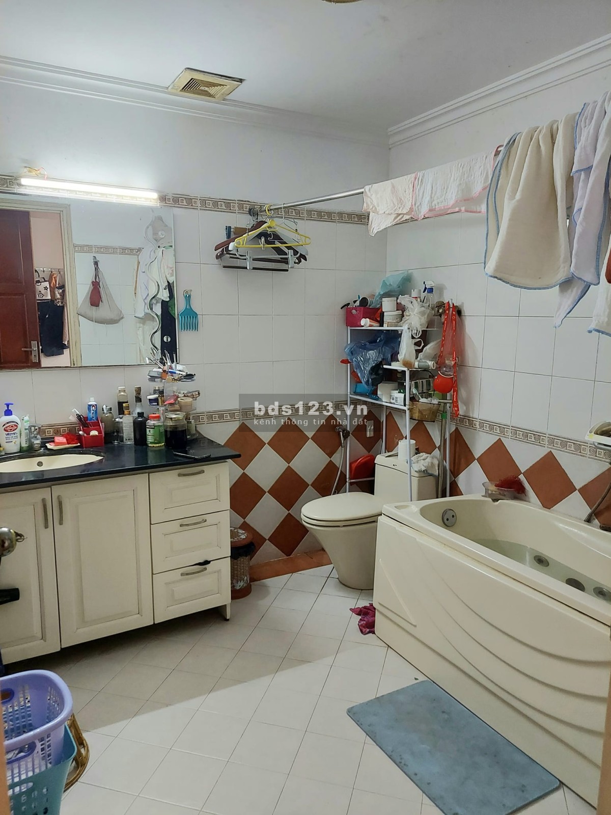 Nhà ngay tiền ngõ Giải Phòng, đường ô tô ra vào thuận tiện, kinh doanh văn phòng, giá chỉ 19.8T