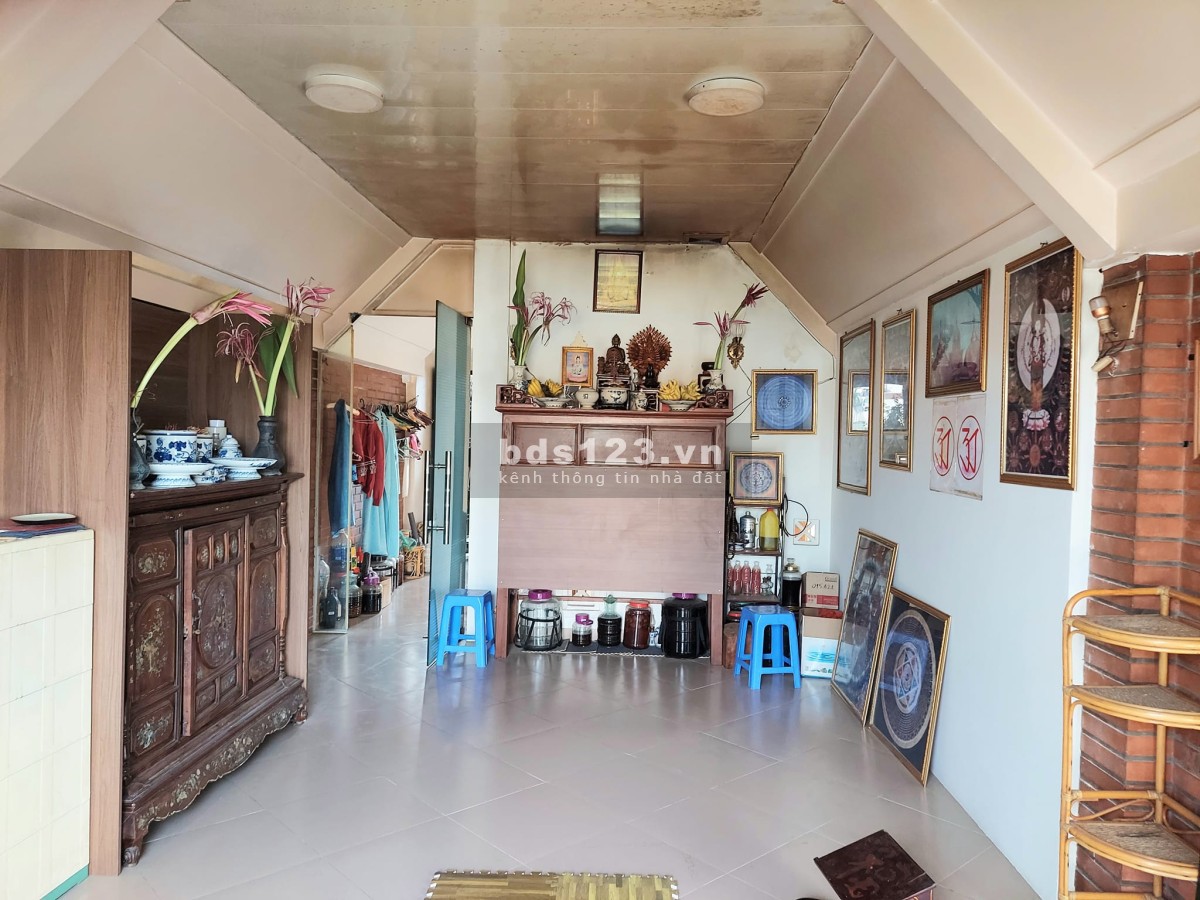 Nhà ngay tiền ngõ Giải Phòng, đường ô tô ra vào thuận tiện, kinh doanh văn phòng, giá chỉ 19.8T