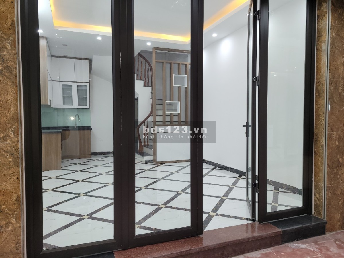 Chính chủ cần cho thuê nhà nguyên căn 5 tầng mới kính koong