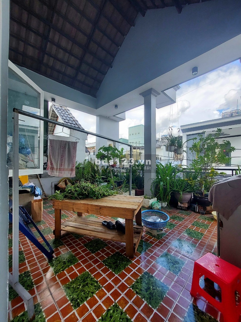 Bán nhà 5.7 tỷ, 3 tầng (5x15m) hẻm hơn 5m, cạnh C/C Celadon