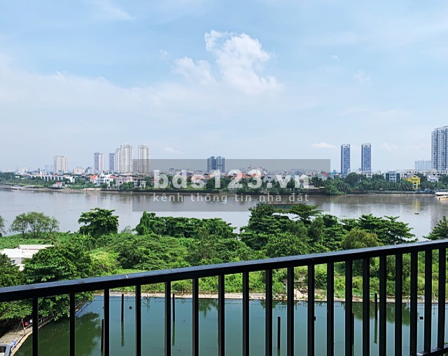 Cho thuê căn hộ cao cấp 1PN Tách bếp, mặt tiền Ung Văn Khiêm, view sông