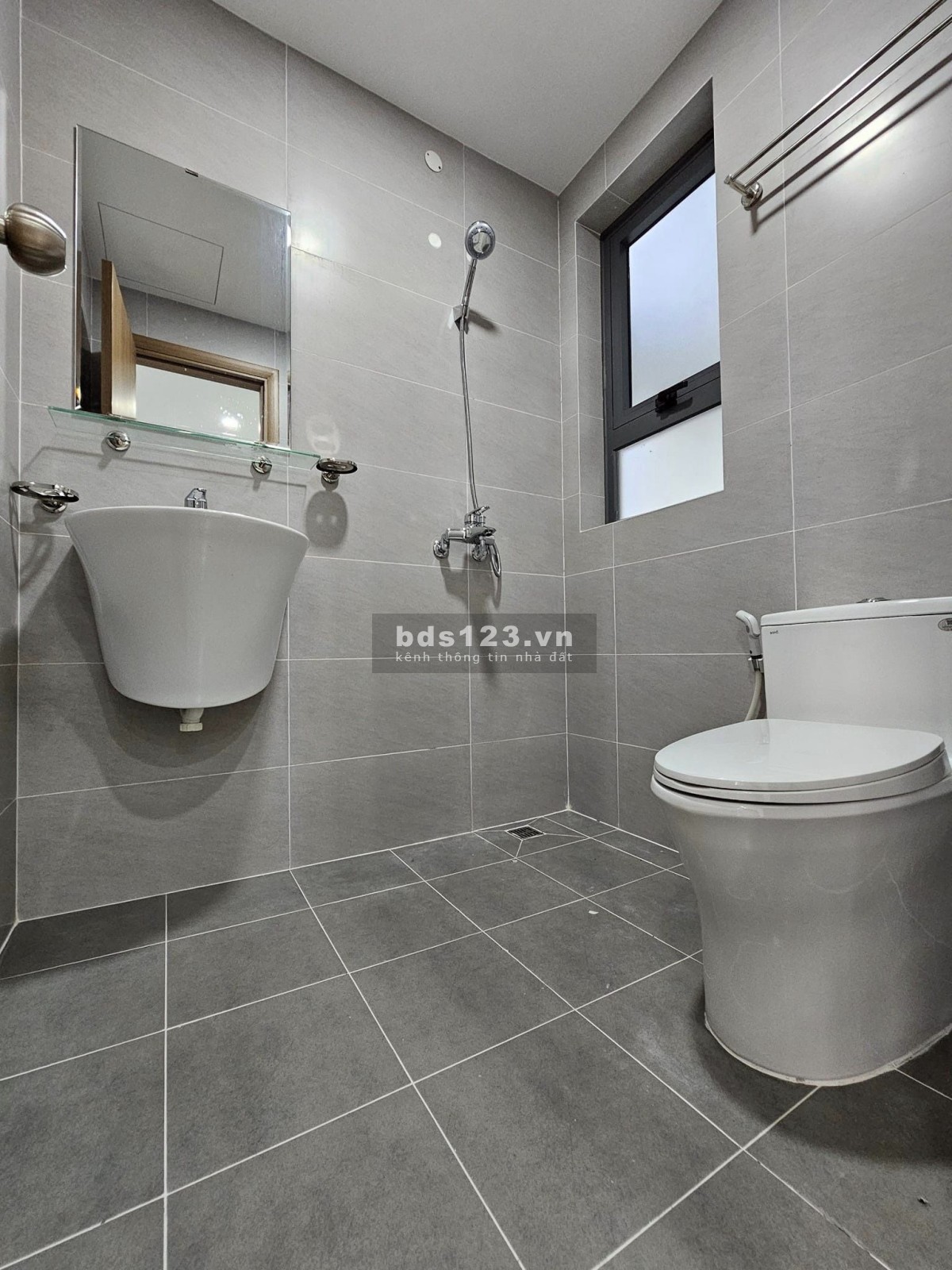 Bán căn góc Bcons Plaza 2PN 2WC (1 tỷ 550tr), 1PN 1WC (1 tỷ 270Tr) 102% và bao sang tên sổ