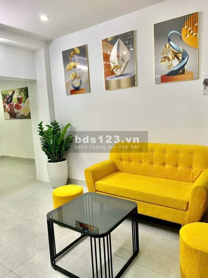 Bán căn hộ Khương Thượng, Đống Đa 35m, tầng 1, giá 1.86 tỷ.