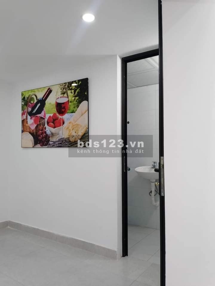 Bán căn hộ Khương Thượng, Đống Đa 35m, tầng 1, giá 1.86 tỷ.