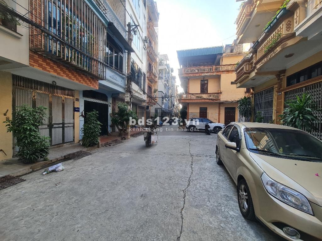 Phân lô ô tô tránh - Ngõ thông rộng - Kinh doanh sầm uất - Mới cứng đẹp long lanh