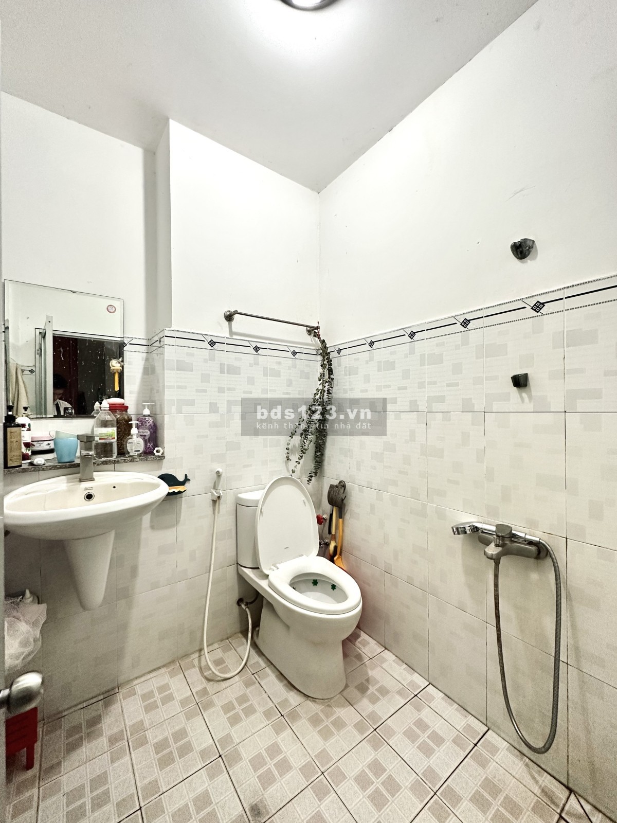 Siêu phẩm Tô Hiến Thành, phường 15, quận 10 - 65M2 = Gần 8 tỷ - MS 058