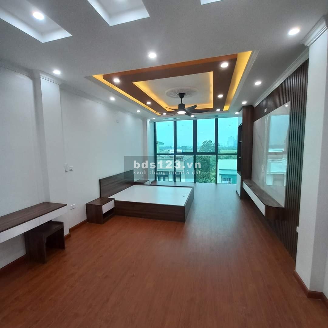 Bán nhà Tứ Liên, Nhà mới xây chỉ việc dọn về ở, 40m2, 5 tầng, 5,7tỷ