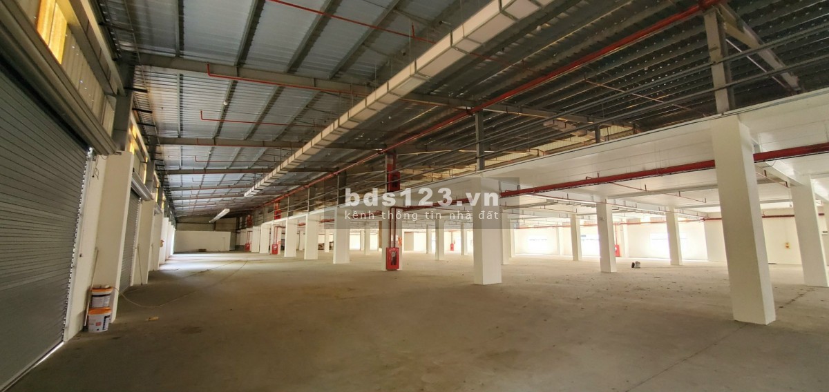 Cần cho thuê nhà xưởng tại Thị trấn Phùng, diện tích 7500m2, Gía : 100k/1m2 ( có thương lượng )