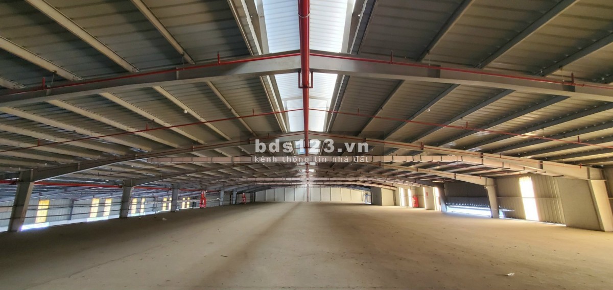 Cần cho thuê nhà xưởng tại Thị trấn Phùng, diện tích 7500m2, Gía : 100k/1m2 ( có thương lượng )