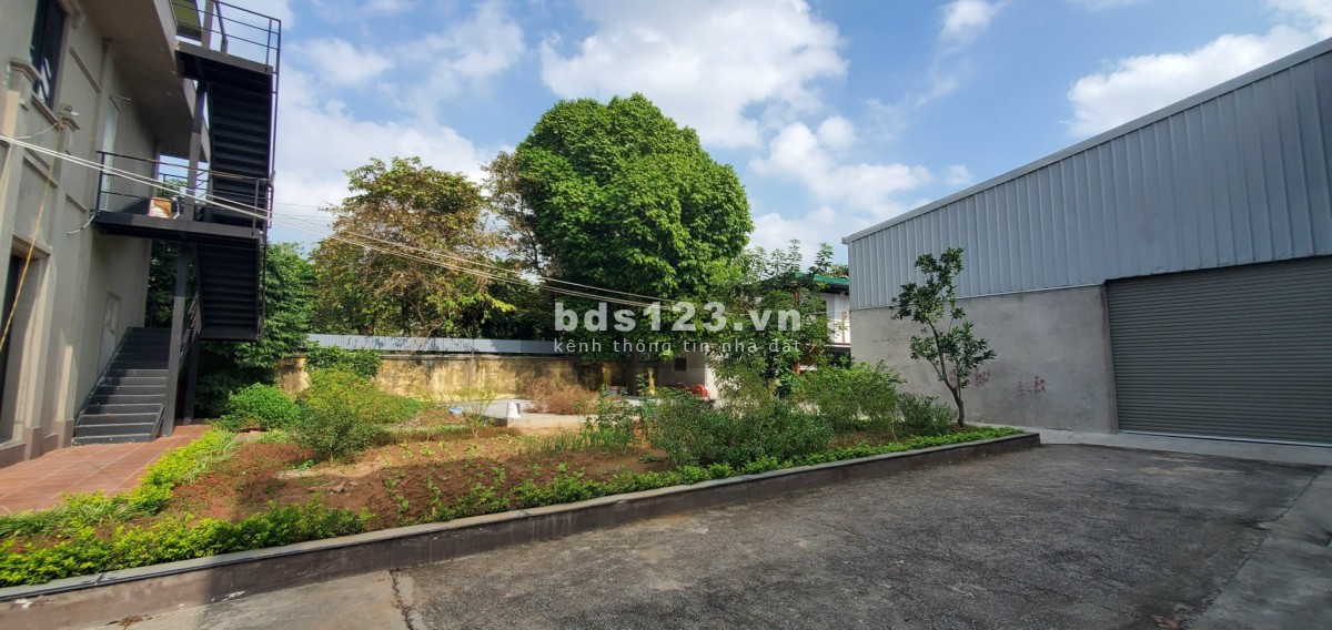 Cần cho thuê nhà xưởng tại Thị trấn Phùng, diện tích 7500m2, Gía : 100k/1m2 ( có thương lượng )
