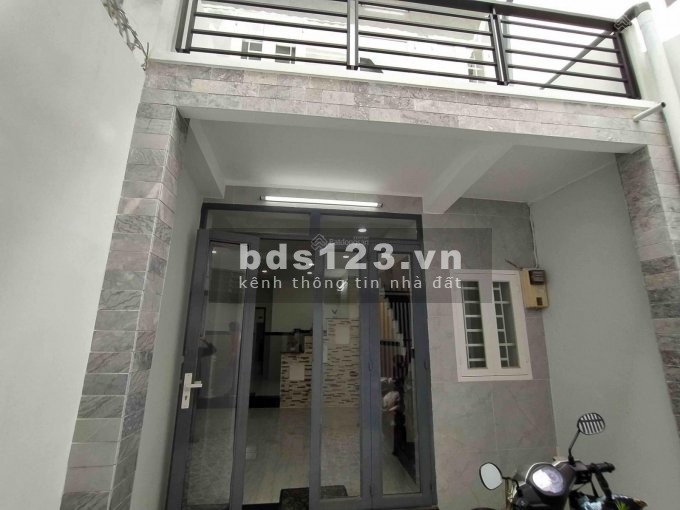 Cho thuê nhà phố Bình thạnh giá 12tr/tháng gần ĐH Ngoại thương và bến xe miền Đông cũ.