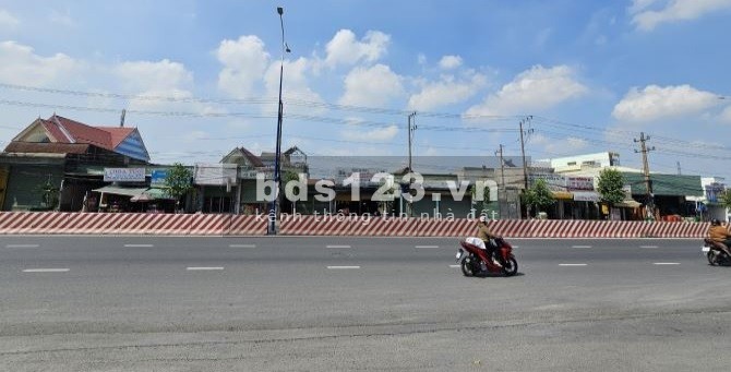 Bán dãy trọ ĐT 743 P Bình Chuẩn, Thuận An, SHR rộng 360m2 với 20 phòng trọ