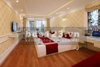 Bán nhà khách sạn quận Hoàn Kiếm 70m, 7 tầng, mặt tiền 3.5m, giá 33.5 tỷ.
