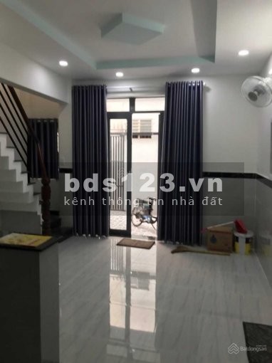 Cho thuê nhà phố Bình thạnh giá 12tr/tháng gần ĐH Ngoại thương và bến xe miền Đông cũ.