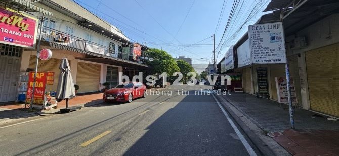 Bán dãy trọ 7.6 tỷ đồng cực rẻ nằm ngay mặt tiền Việt Sing, Thuận An, diện tích 300m2