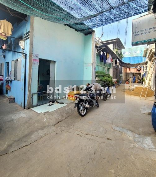 Bán dãy trọ giá hấp dẫn chỉ 2.7 tỷ đồng, cách đường Bà Giang chỉ 100m, An Bình, Dĩ An, Bình Dương
