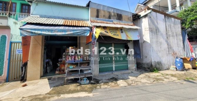 Bán dãy trọ Dĩ An cách đường Nguyễn Tri Phương 100m, DT 151m2 giá 4,8 tỷ TL