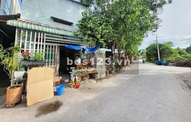 Bán dãy trọ ngay mặt tiền đường Bình Chuẩn 66, 2.55 tỷ đồng, 100m2, Thuận An, Bình Dương